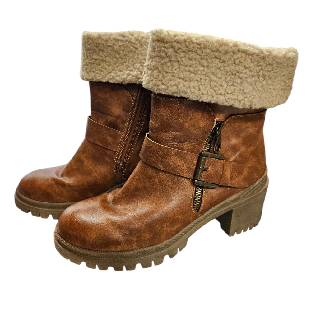 Emmshu Cue Crane heeled boots. Size 7